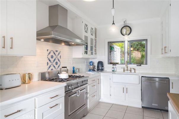 Interior, Kitchen, Pendant Lights, Stainless Steel Appliances