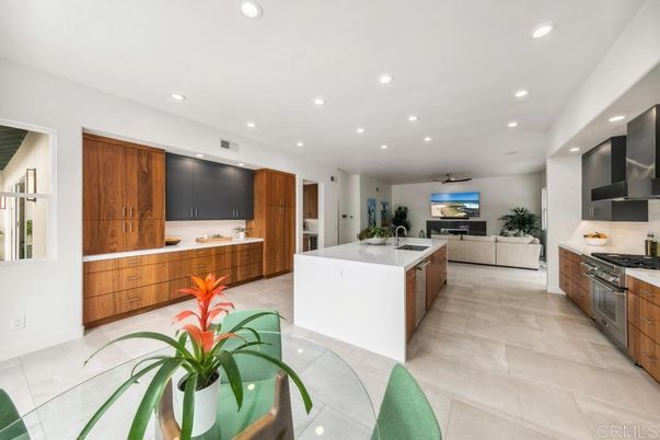 Interior, Kitchen, Living room, Recessed Lighting, Stainless Steel Appliances