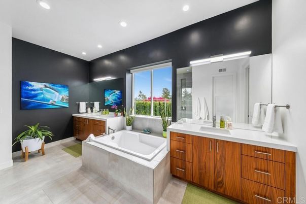 Bathroom, Dual Sink Vanities, Interior, Recessed Lighting