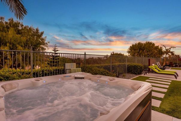 Exterior, Hot Tub, Playground