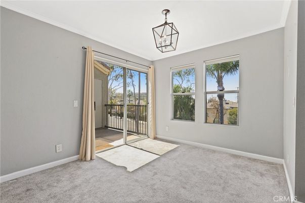 Empty room, Interior, Pendant Lights
