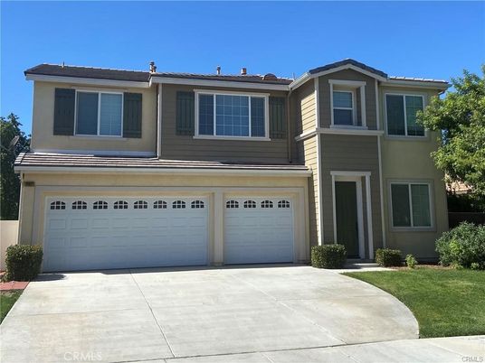 Attached, Exterior, Facade, Mediterranean
