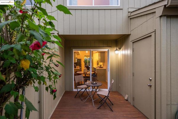 Exterior, Wood Texture Flooring