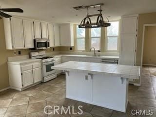 Chandelier, Interior, Kitchen, Recessed Lighting, Stainless Steel Appliances