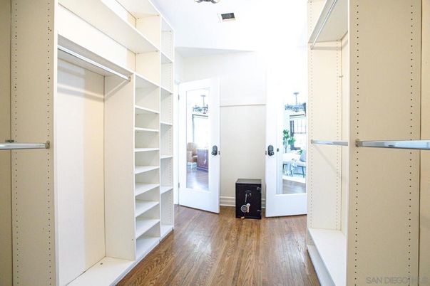 Interior, Walk-in Closets, Wood Texture Flooring