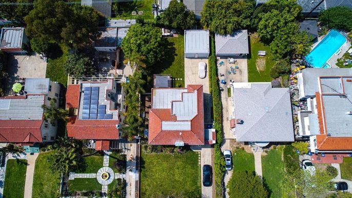 Exterior, Drone