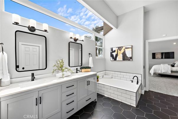 Bathroom, Bedroom, Dual Sink Vanities, Interior