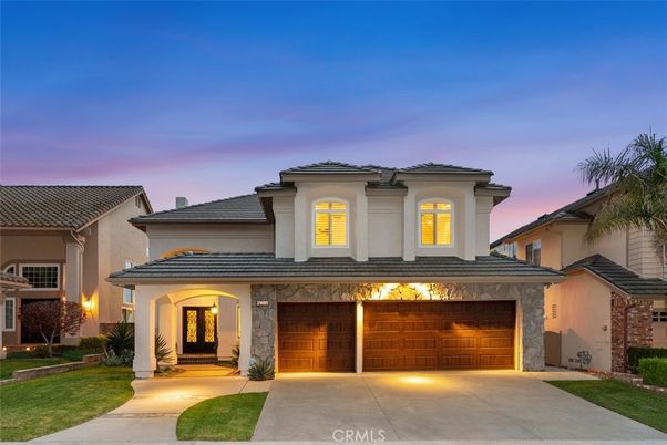 Attached, Exterior, Facade, Mediterranean