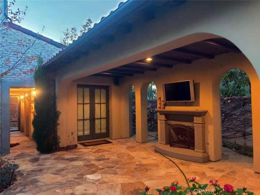 Exterior, Fireplace