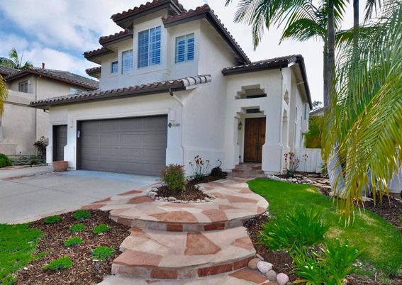 Attached, Exterior, Facade, Mediterranean