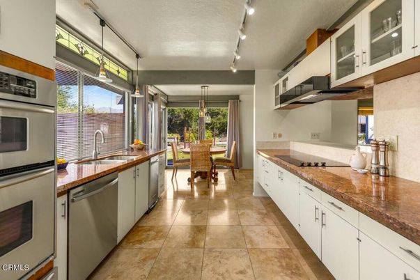 Dining room, Interior, Kitchen, Pendant Lights, Stainless Steel Appliances