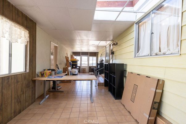Home Office, Interior