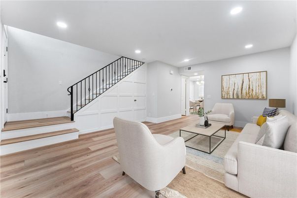 Interior, Living room, Recessed Lighting, Wood Texture Flooring