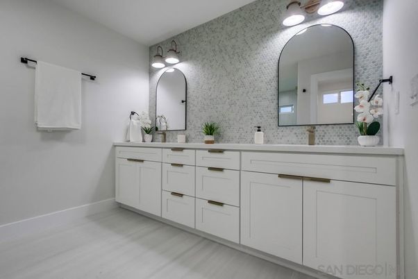 Bathroom, Dual Sink Vanities, Interior