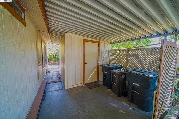 Exterior, Hot Tub