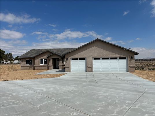 Attached, Exterior, Facade, Ranch