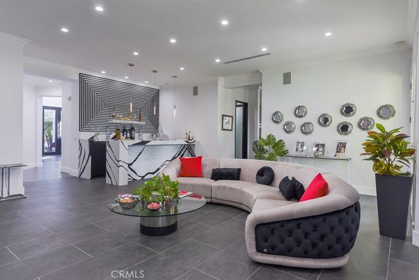 Interior, Living room, Pendant Lights, Recessed Lighting