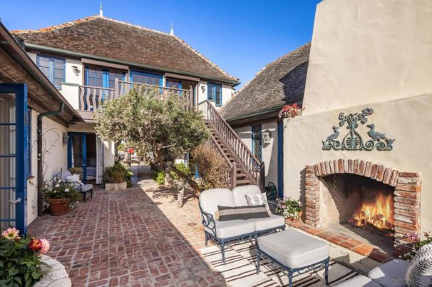 Exterior, Fireplace