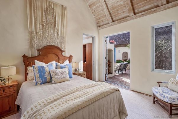 Bedroom, Interior, Wooden Beams, Wooden Ceilings
