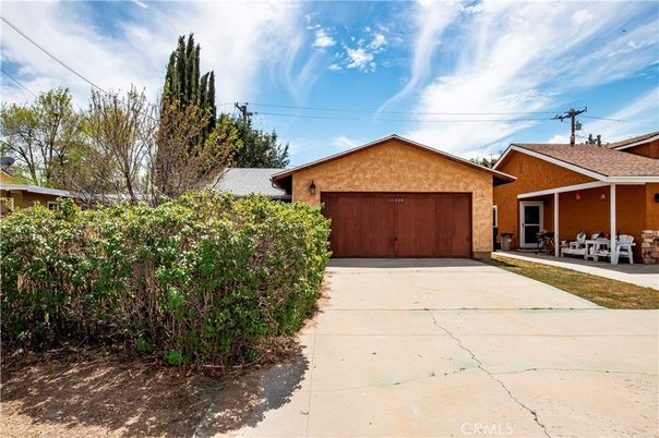 Detached Garage, Exterior