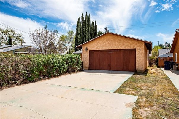 Detached Garage, Exterior