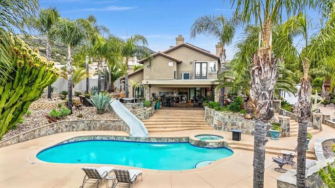 Exterior, Playground, Pool