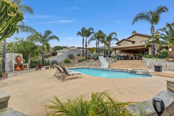 Exterior, Fireplace, Pool