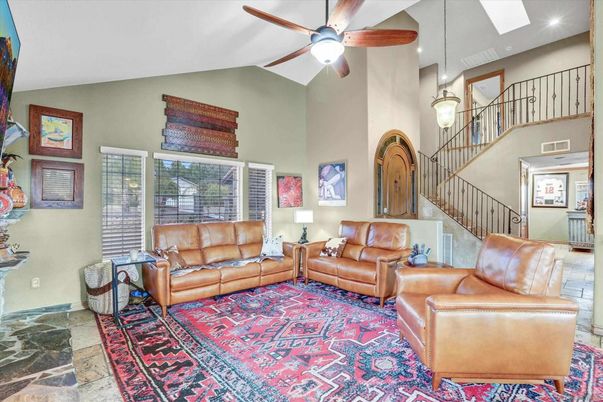 Interior, Living room, Pendant Lights, Recessed Lighting