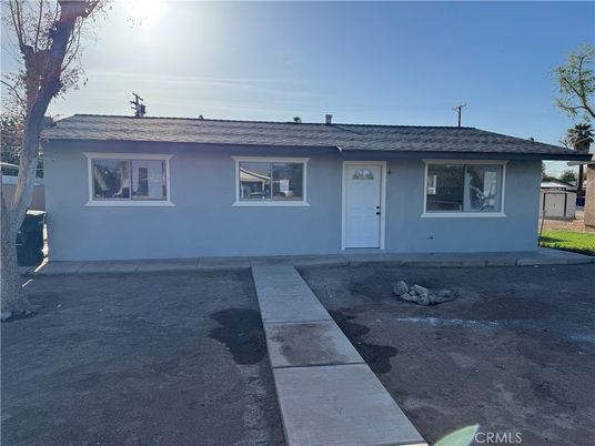 Exterior, Facade, Ranch