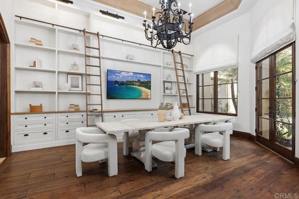 Chandelier, Dining room, Interior, Recessed Lighting, Wood Texture Flooring