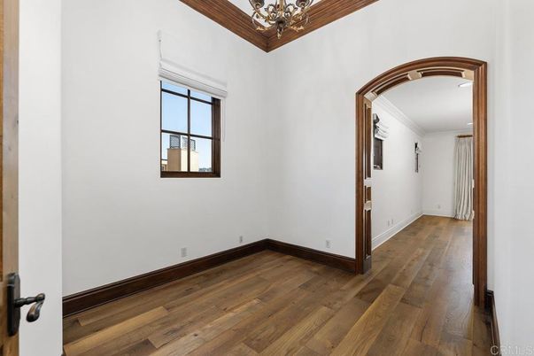 Chandelier, Empty room, Interior, Wood Texture Flooring