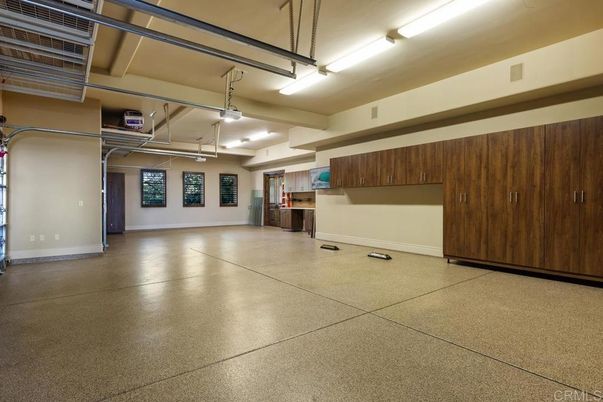 Garage, Interior
