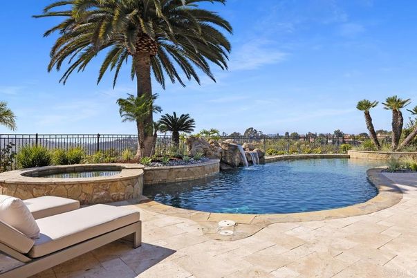 Exterior, Pool, Water