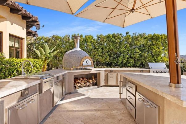 Exterior, Fireplace