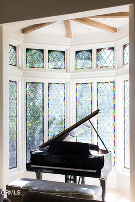 Interior, Piano, Wooden Beams