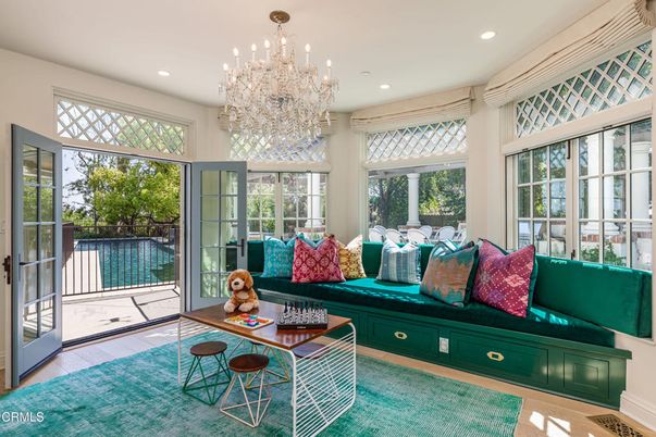 Chandelier, Interior, Living room, Recessed Lighting