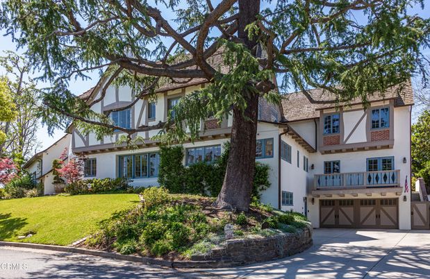 Attached, Exterior, Facade, Tudor Revival
