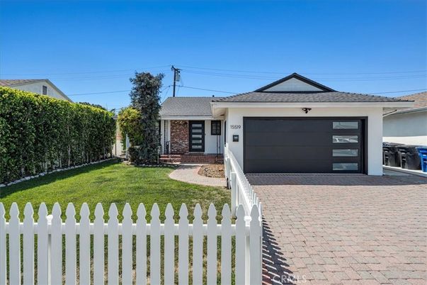 Attached, Backyard, Exterior, Facade, Brick Facade, Ranch