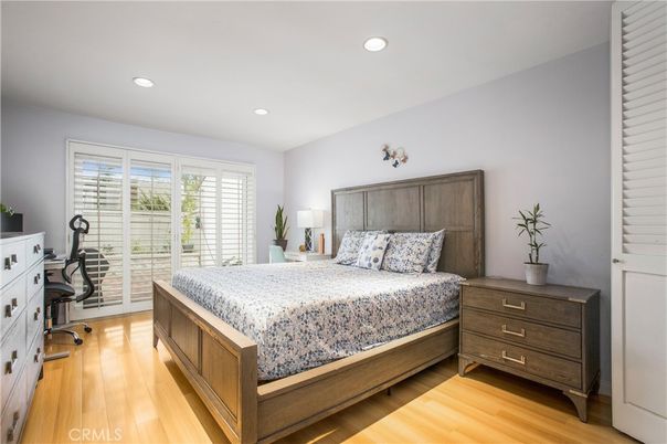 Bedroom, Home Office, Interior, Recessed Lighting, Wood Texture Flooring