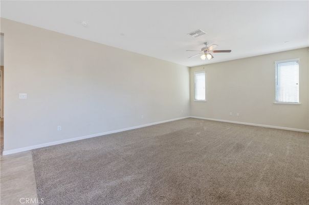 Empty room, Interior