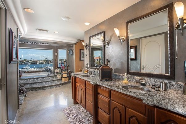 Bathroom, Dual Sink Vanities, Interior, Recessed Lighting, Water
