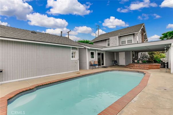 Exterior, Pool