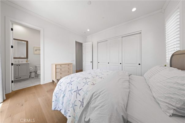 Bathroom, Bedroom, Interior, Recessed Lighting, Wood Texture Flooring