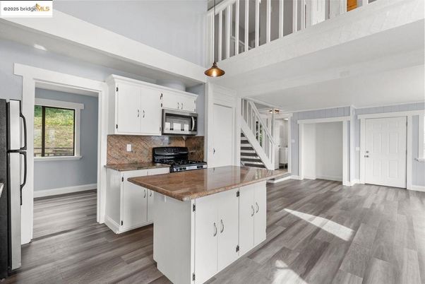 Interior, Kitchen, Pendant Lights, Wood Texture Flooring