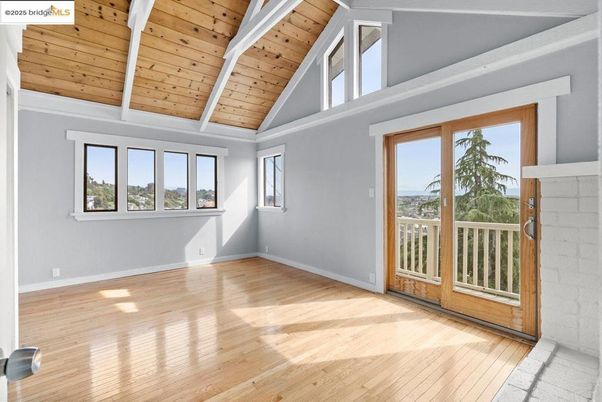 Empty room, Interior, Wooden Ceilings, Wood Texture Flooring