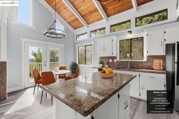 Chandelier, Dining room, Interior, Kitchen, Pendant Lights, Wooden Beams, Wooden Ceilings, Wood Texture Flooring
