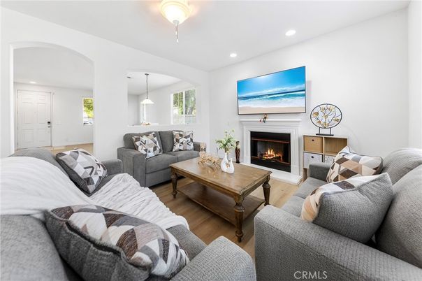 Fireplace, Interior, Living room, Pendant Lights, Recessed Lighting, Wood Texture Flooring