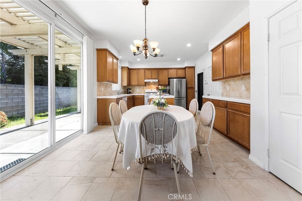 Chandelier, Dining room, Interior, Kitchen, Recessed Lighting, Stainless Steel Appliances