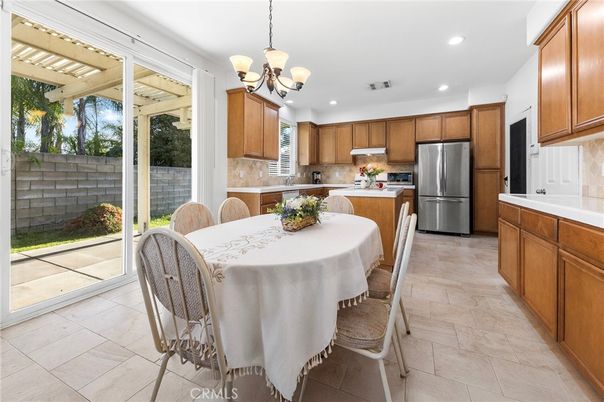 Chandelier, Dining room, Interior, Kitchen, Recessed Lighting, Stainless Steel Appliances