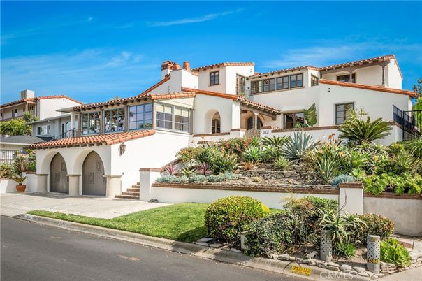 Attached, Exterior, Facade, Spanish Mediterranean